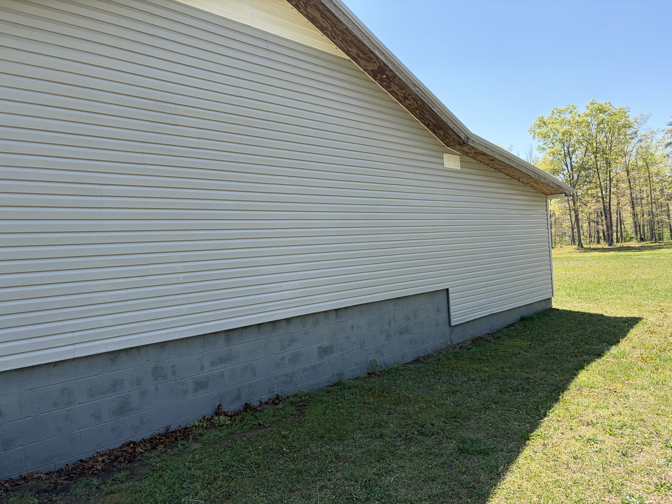 Clean exterior after soft wash in Spencer, TN
